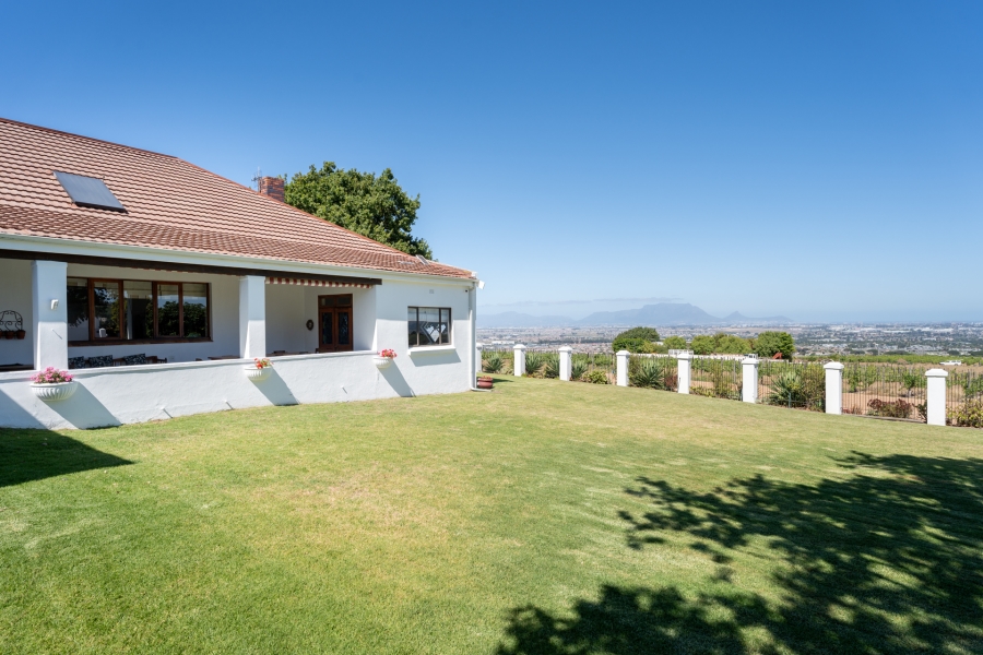 6 Bedroom Property for Sale in Stellenbosch Farms Western Cape